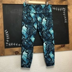 Lot of 6 szL Xersion workout capris